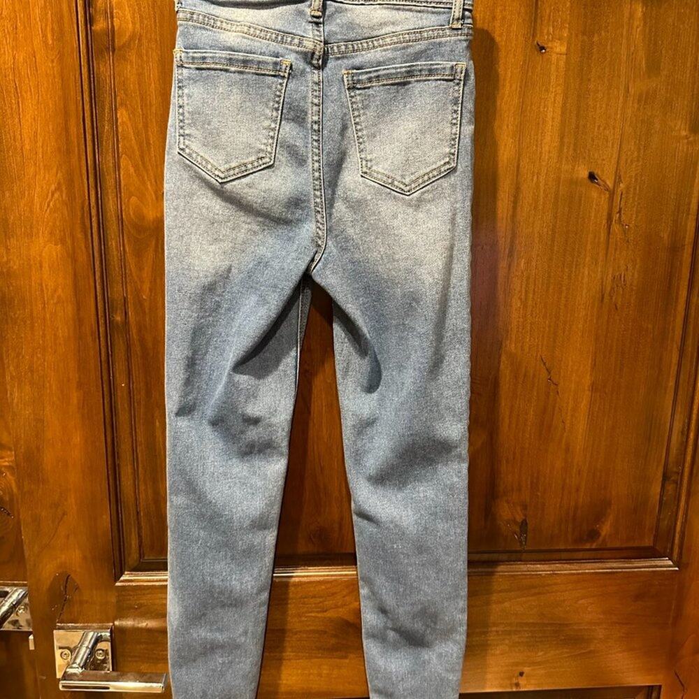 Abound Women's high rise light wash denim jeans, Size 23 - Picture 6 of 12